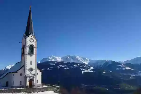 Foto de natureza ilustrativa do versículo da Bíblia: Isaías 40:30 - Os jovens se cansarão e se fatigarão, e os mancebos cairão,