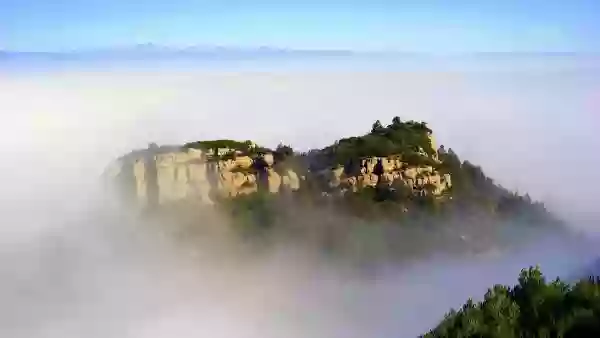 Foto de natureza ilustrativa do versículo da Bíblia: Mateus 9:30 - E os olhos deles se abriram. E Jesus os advertiu severamente, dizendo: Cuidem para que ninguém o saiba.