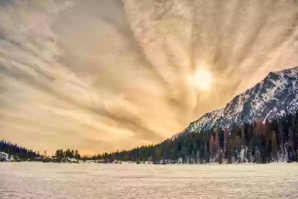 Foto de natureza ilustrativa do versículo da Bíblia: Isaías 41:11 - Eis que envergonhados e confundidos serão todos os que se irritam contra ti; tornar-se-ão em nada; e os que contenderem contigo perecerão.