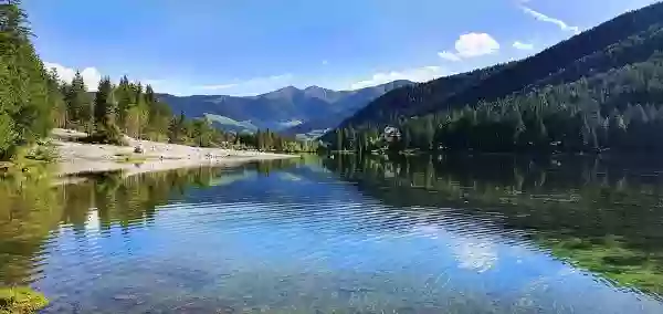 Foto de natureza ilustrativa do versículo da Bíblia: Isaías 41:10 - não temas, porque eu sou contigo; não te assombres, porque eu sou teu Deus; eu te fortaleço, e te ajudo, e te sustento com a destra da minha justiça.