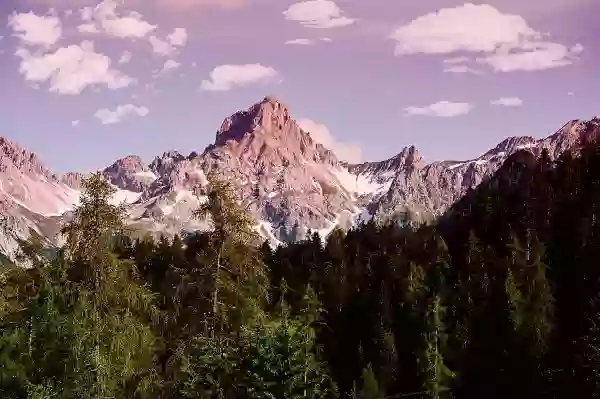 Foto de natureza ilustrativa do versículo da Bíblia: Mateus 11:17 - dizendo: Nós vos tocamos flauta, e não dançastes; entoamos lamentações, e não pranteastes.