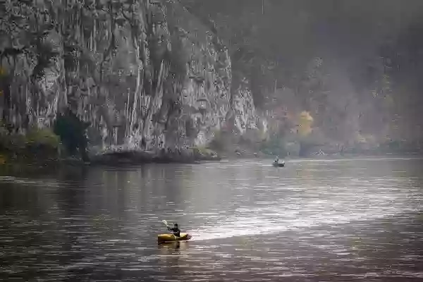 Foto de natureza ilustrativa do versículo da Bíblia: Mateus 12:29 - Ou, como pode alguém entrar na casa do valente e saquear-lhe os bens, sem primeiro amarrá-lo? E, então, lhe saqueará a casa.